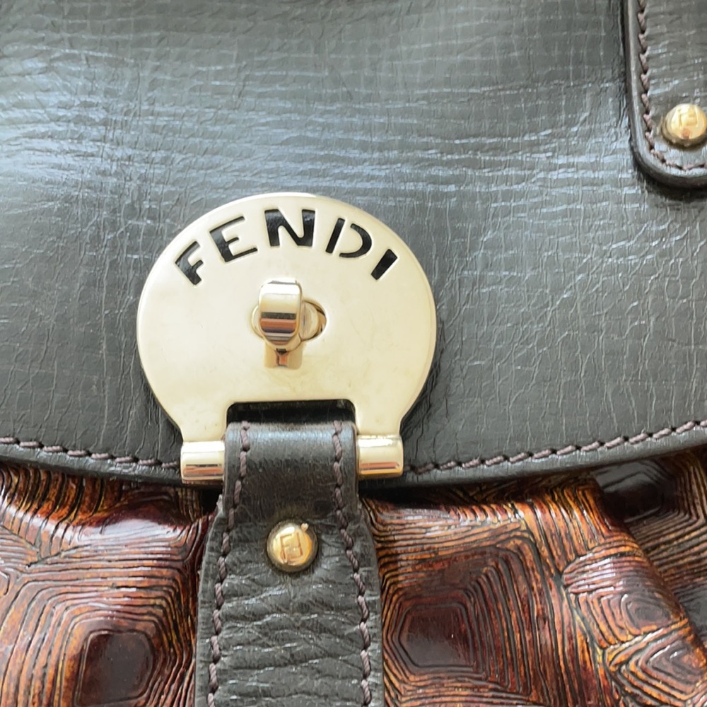 🌺🌸 FENDI Pristine Bag 🌸🌺 - Picture 2 of 15